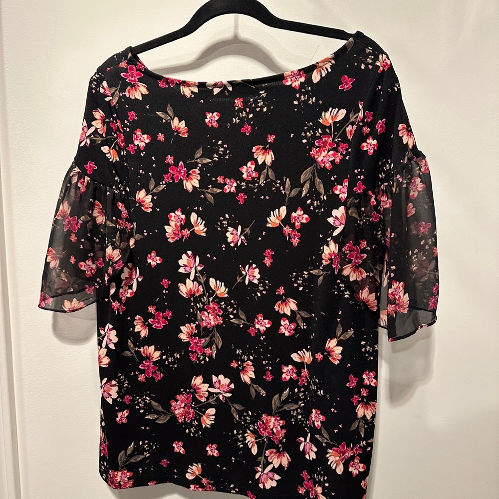 Roz & Ali Black and Pink Floral Blouse - 1X - Picture 7 of 8